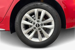 met. punainen Audi A3 2026 kuva 9.