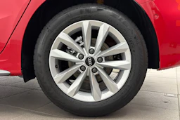 met. punainen Audi A3 2026 kuva 10.