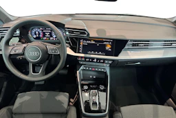 vihreä Audi A3 2026 kuva 7.
