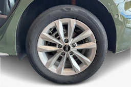 vihreä Audi A3 2026 kuva 9.
