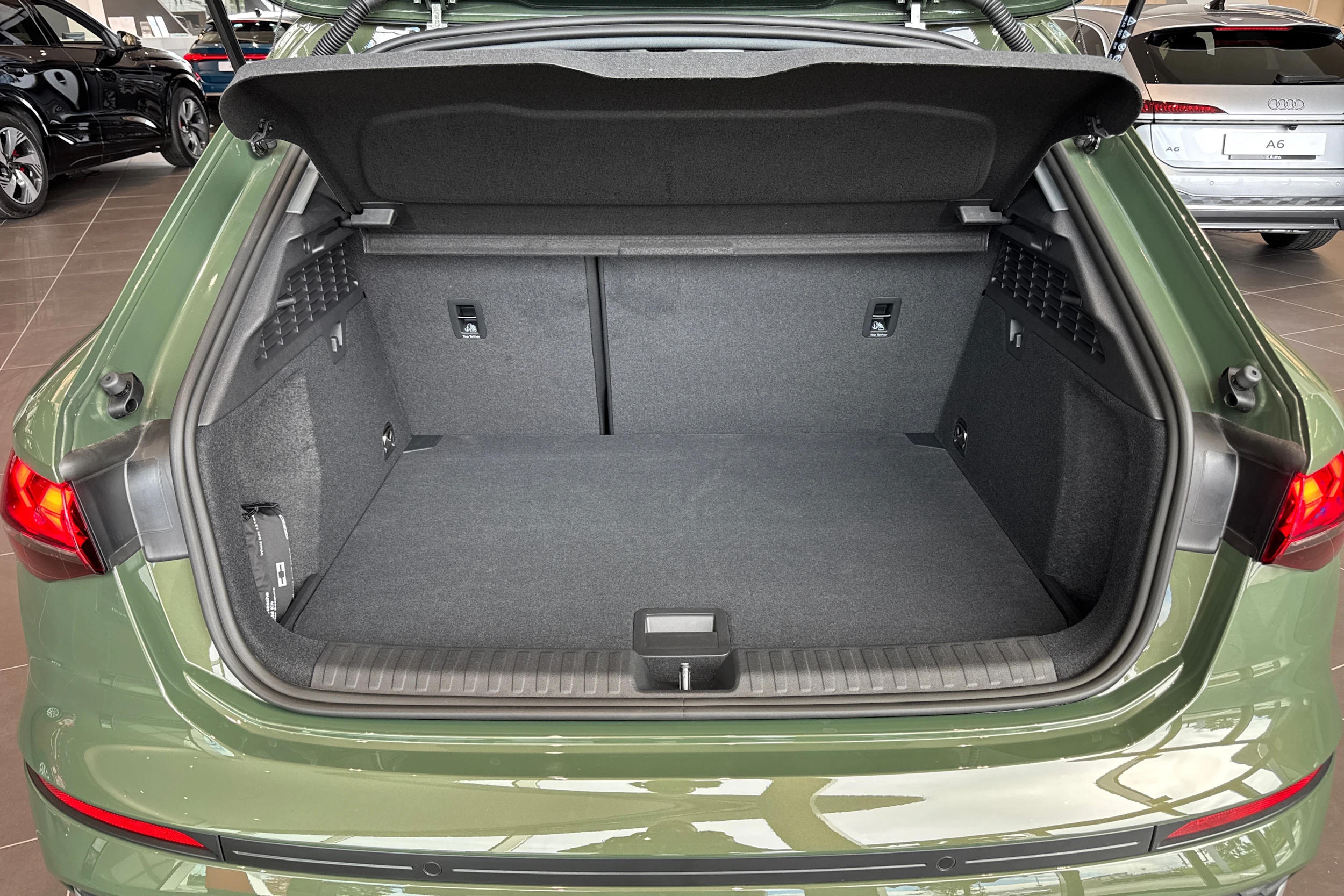 vihreä Audi A3 2026 kuva 15.