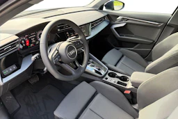 sininen Audi A3 2026 kuva 6.