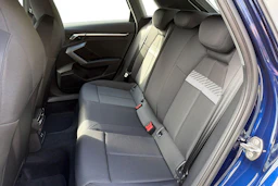 sininen Audi A3 2026 kuva 8.