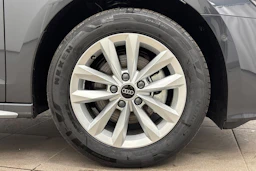 met. harmaa Audi A3 2026 kuva 10.