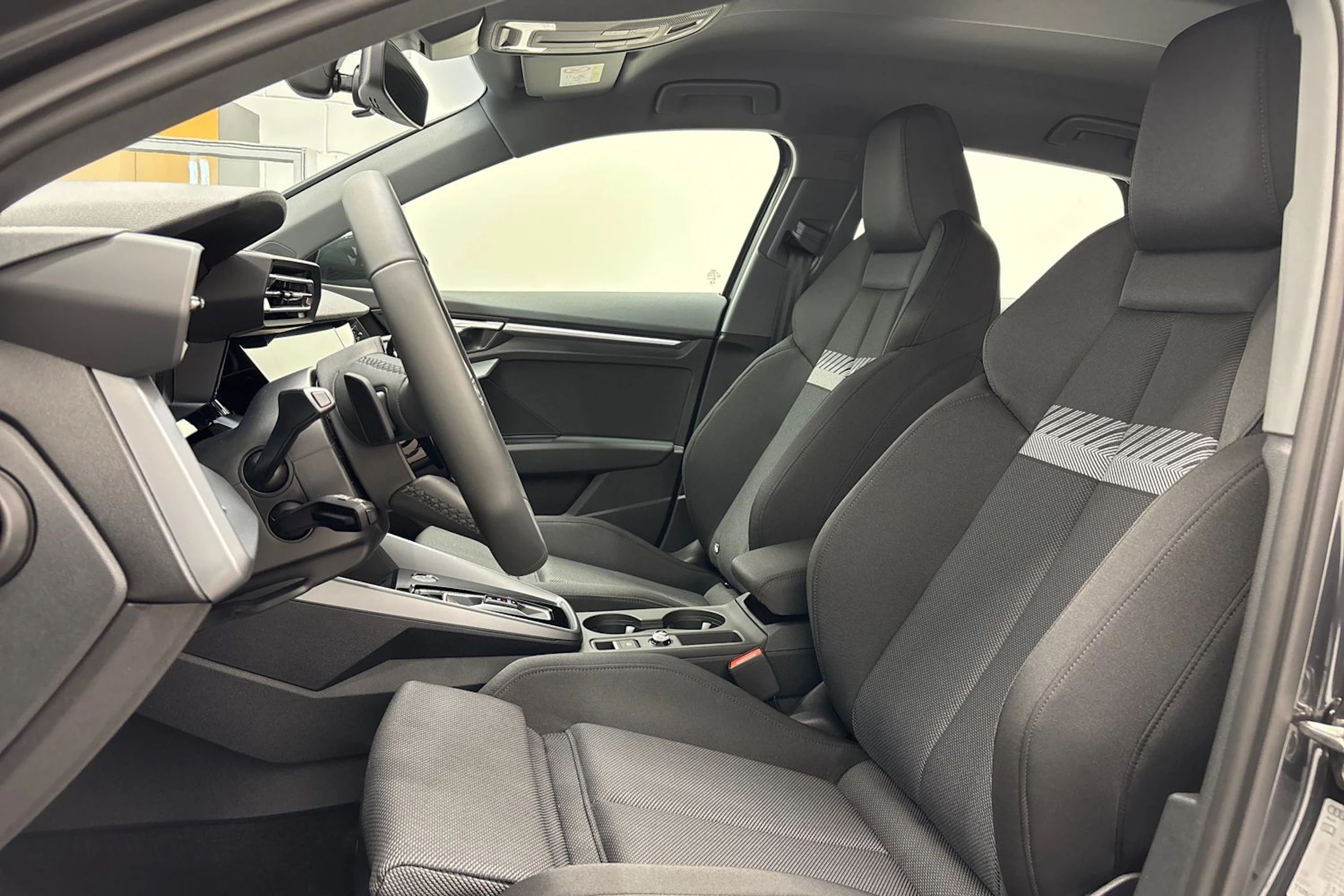 met. harmaa Audi A3 2026 kuva 11.