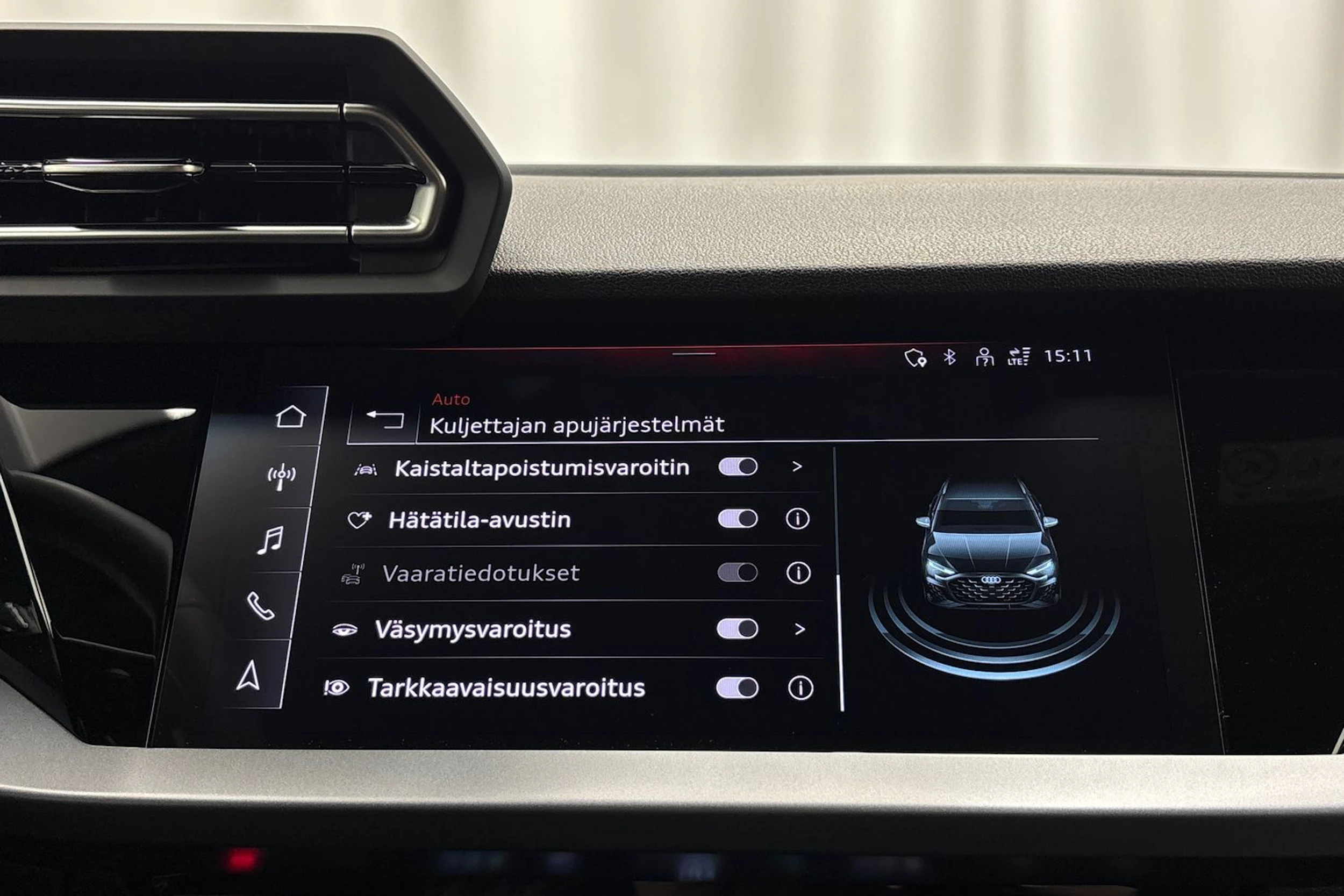 met. harmaa Audi A3 2026 kuva 21.
