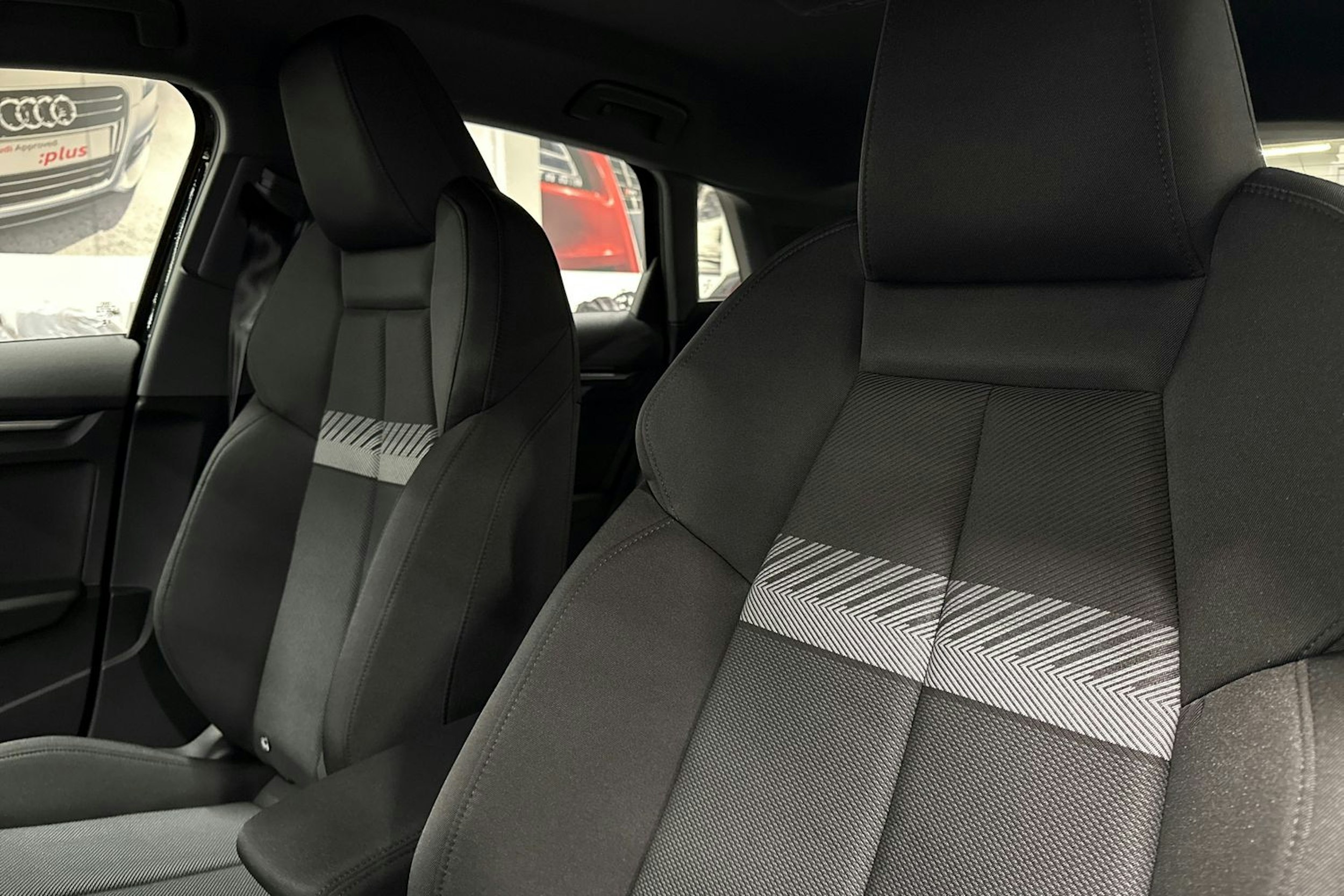 met. musta Audi A3 2026 kuva 13.