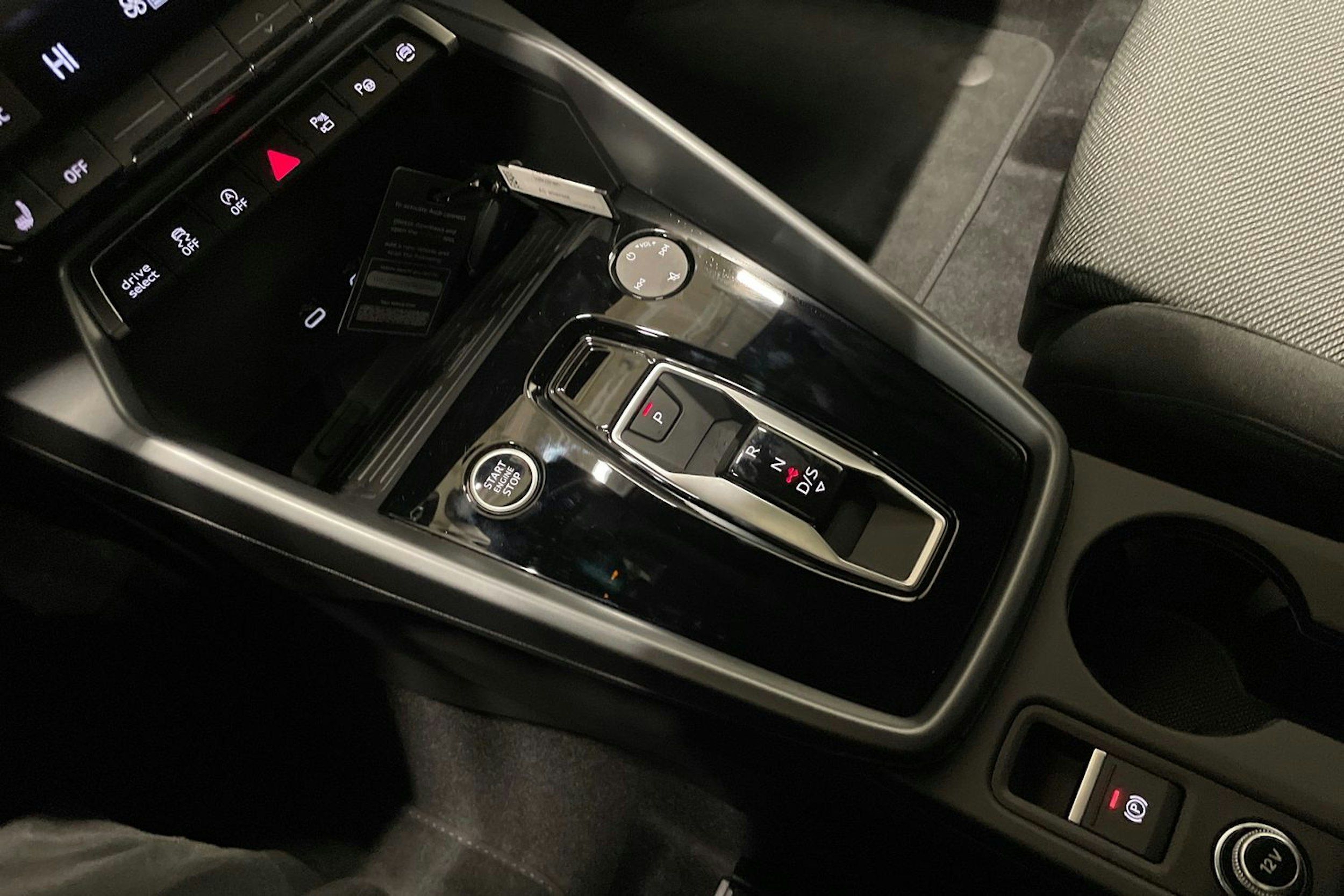 valkoinen Audi A3 2026 kuva 17.