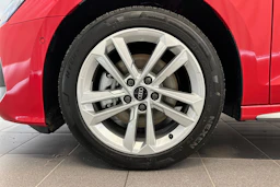 punainen Audi A3 2026 kuva 9.