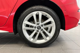 punainen Audi A3 2026 kuva 10.