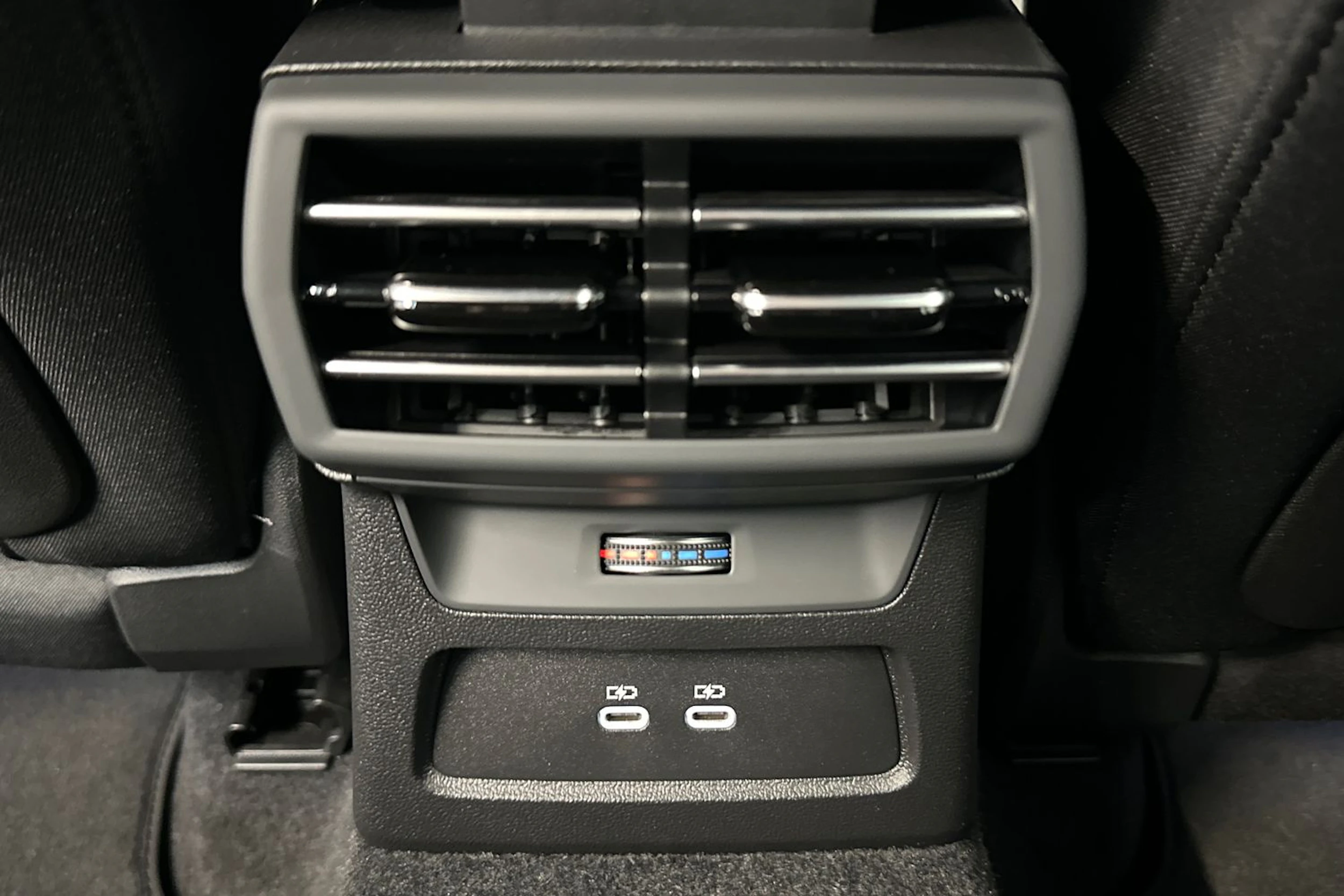 punainen Audi A3 2026 kuva 11.