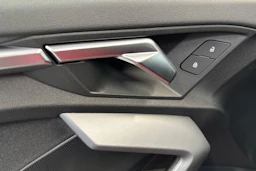 punainen Audi A3 2026 kuva 14.