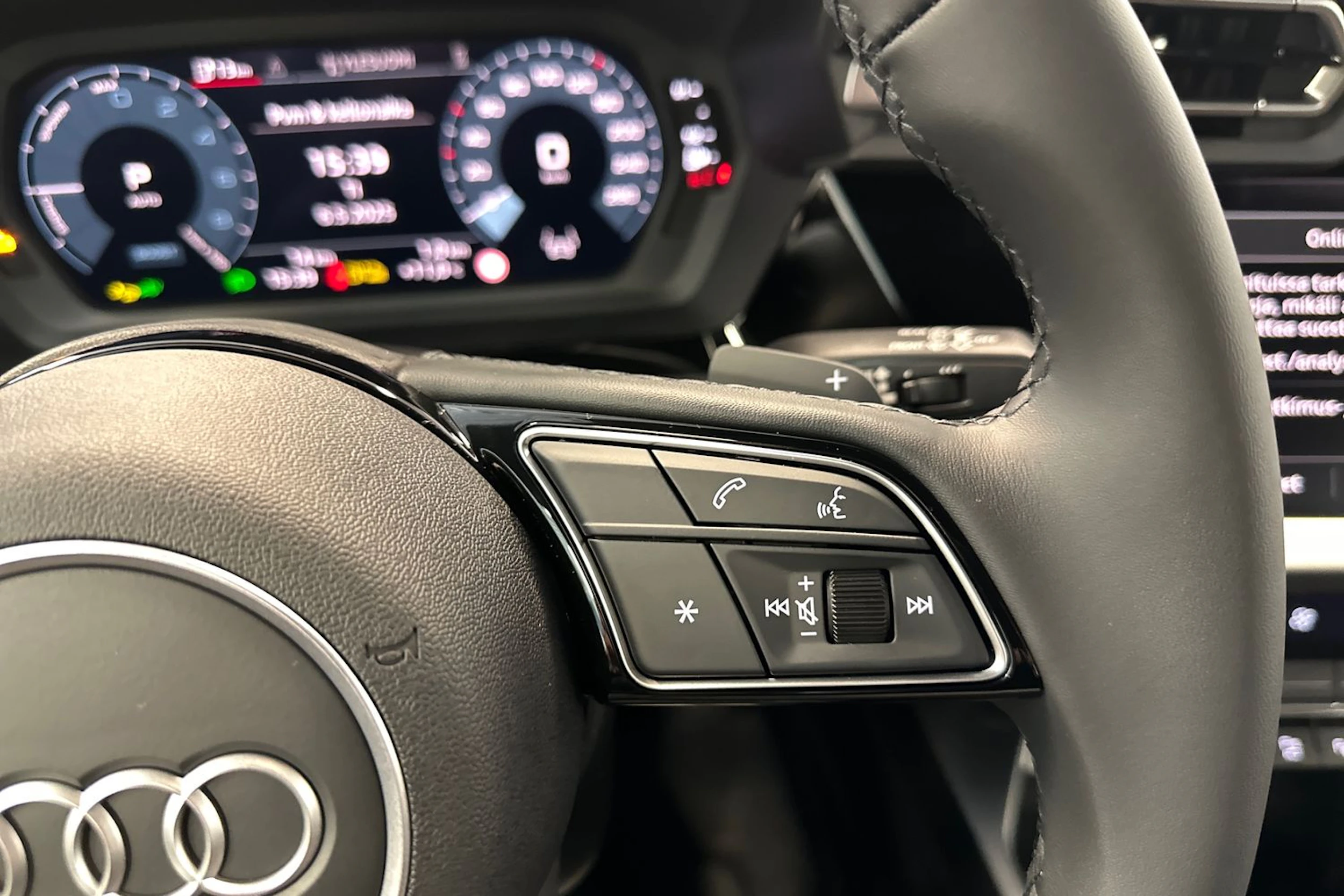 punainen Audi A3 2026 kuva 19.