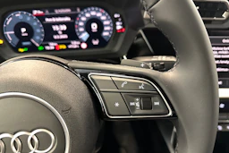 punainen Audi A3 2026 kuva 19.