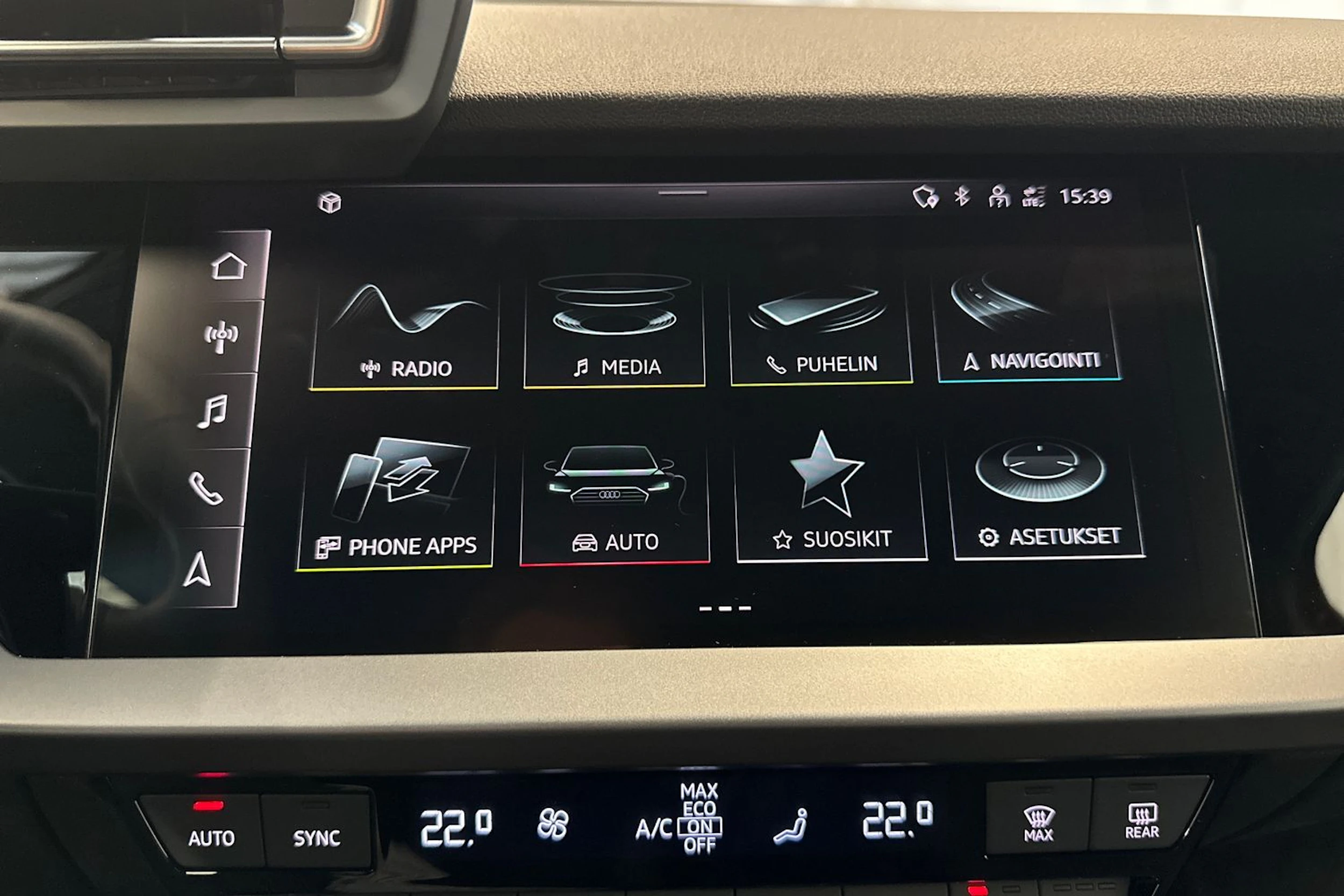 punainen Audi A3 2026 kuva 22.