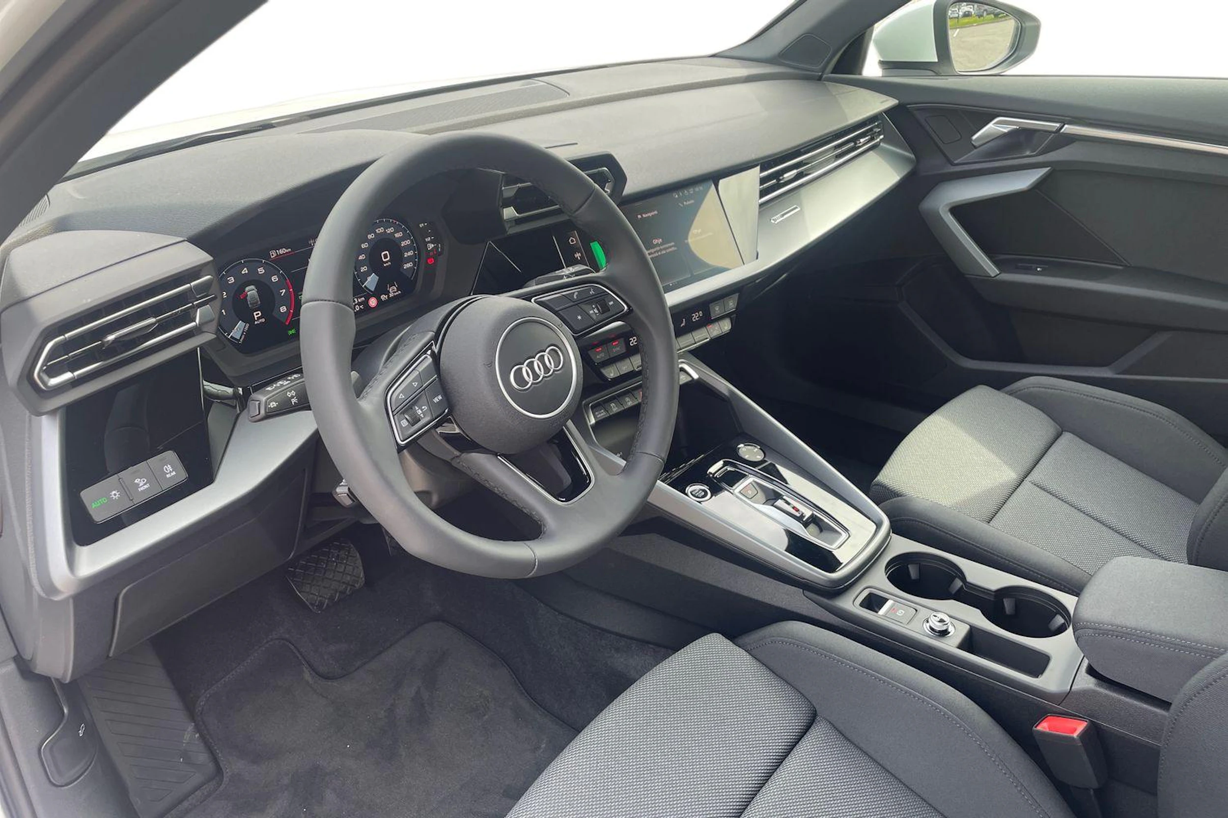 valkoinen Audi A3 2026 kuva 6.