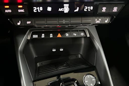 met. sininen Audi A3 2026 kuva 17.