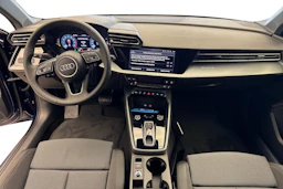 sininen Audi A3 2026 kuva 7.