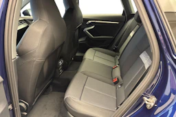 sininen Audi A3 2026 kuva 8.