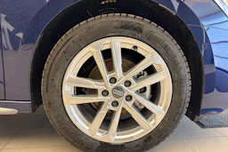 sininen Audi A3 2026 kuva 10.