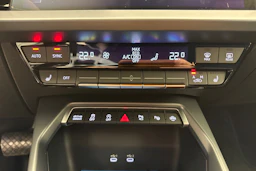 sininen Audi A3 2026 kuva 13.