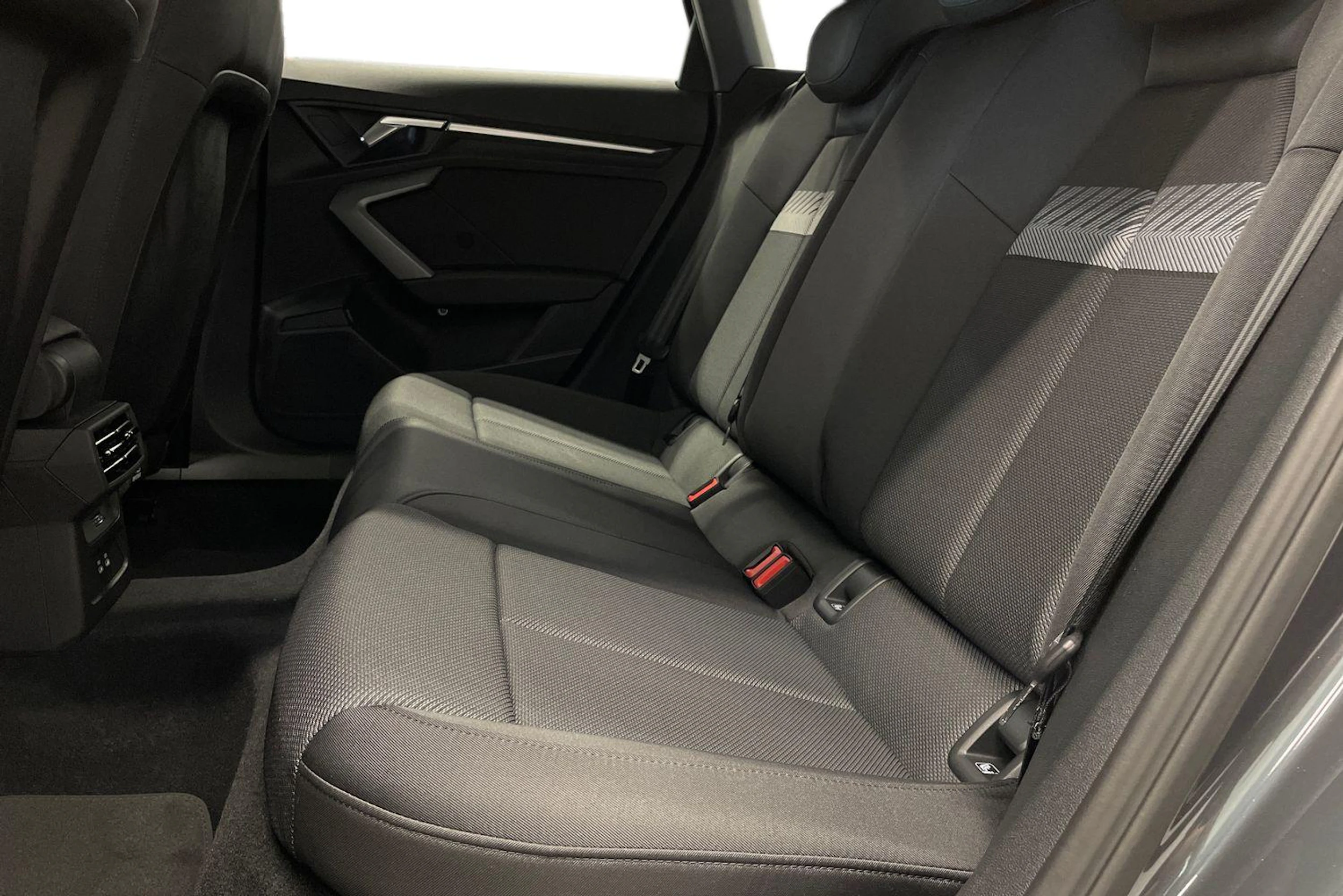 met. harmaa Audi A3 2026 kuva 8.