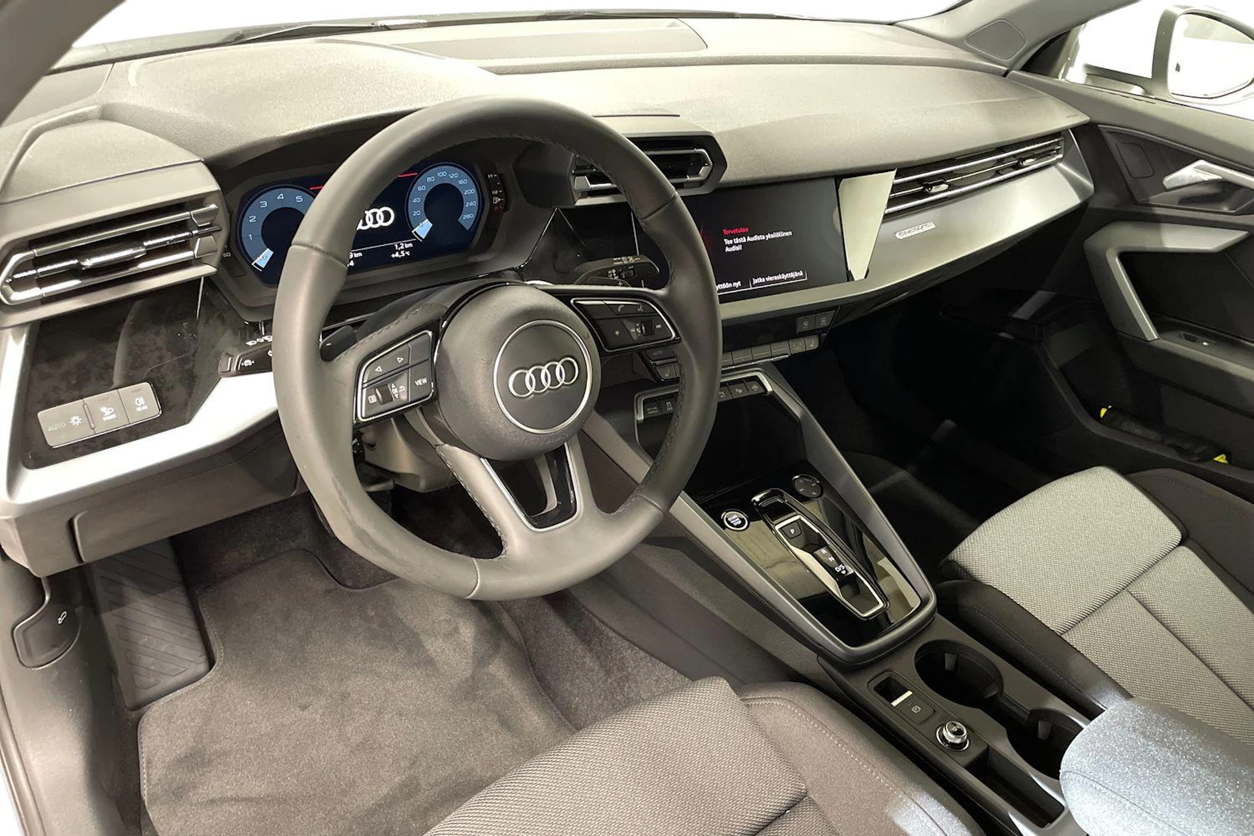 valkoinen Audi A3 2026 kuva 6.