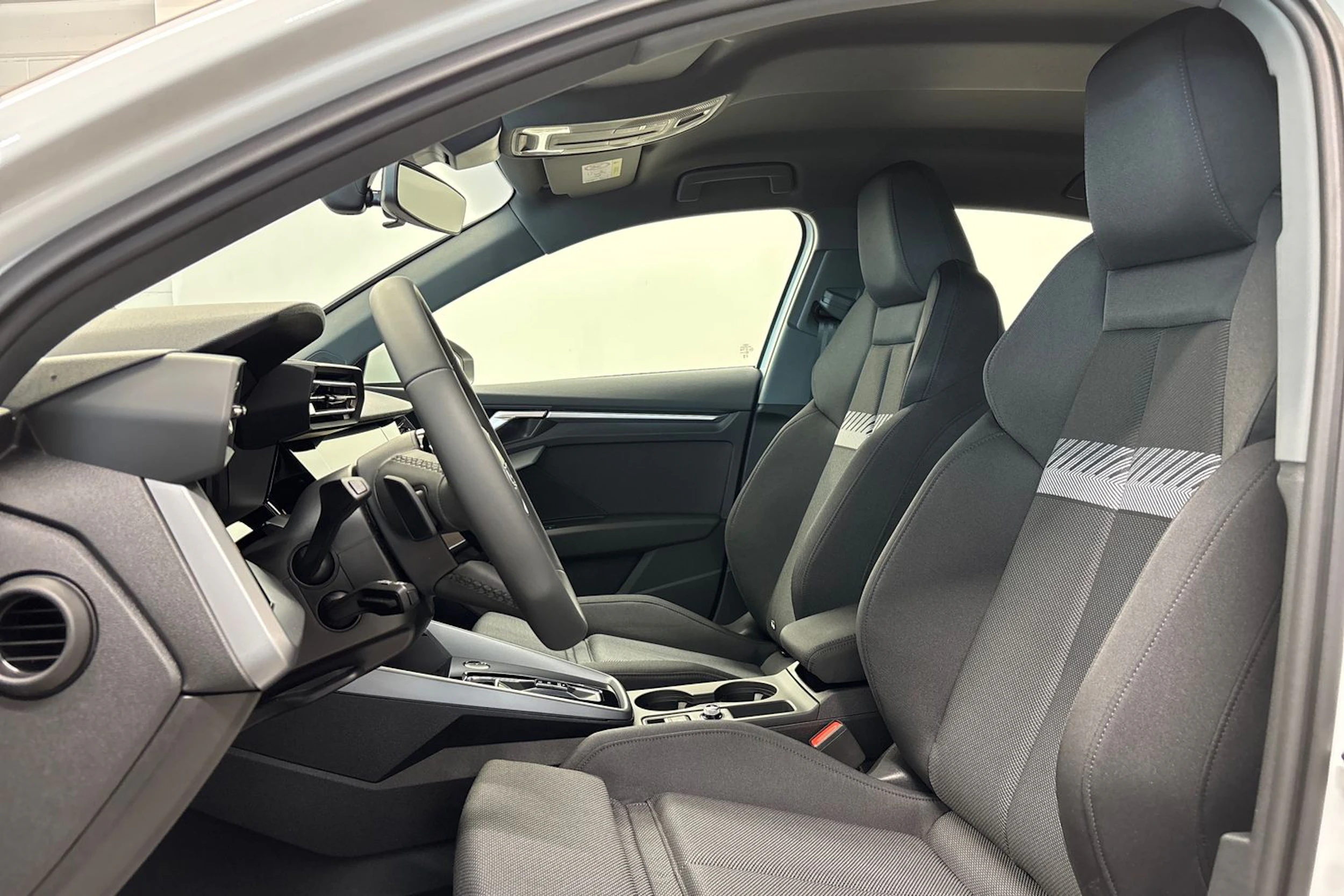 valkoinen Audi A3 2026 kuva 11.