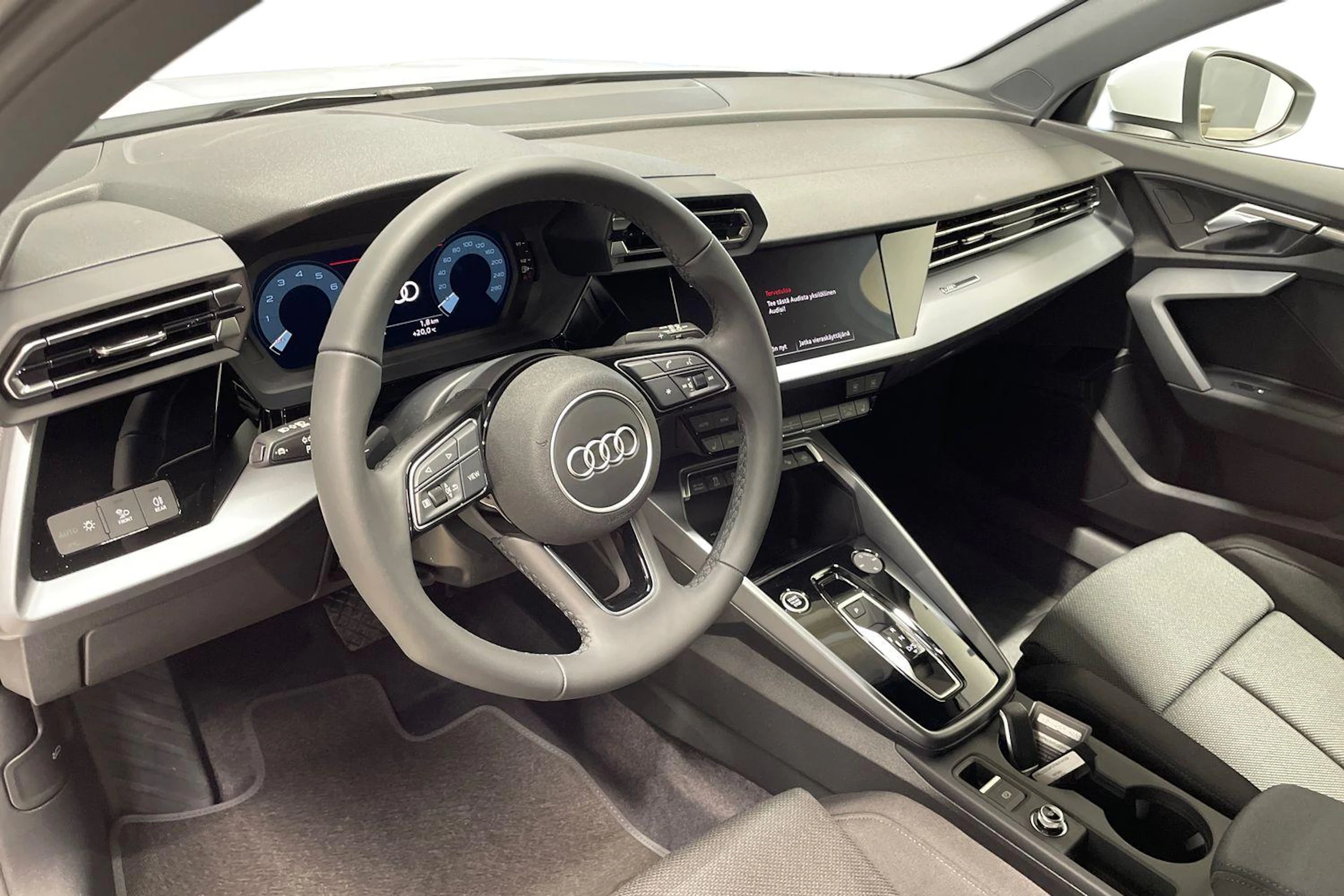 valkoinen Audi A3 2026 kuva 6.