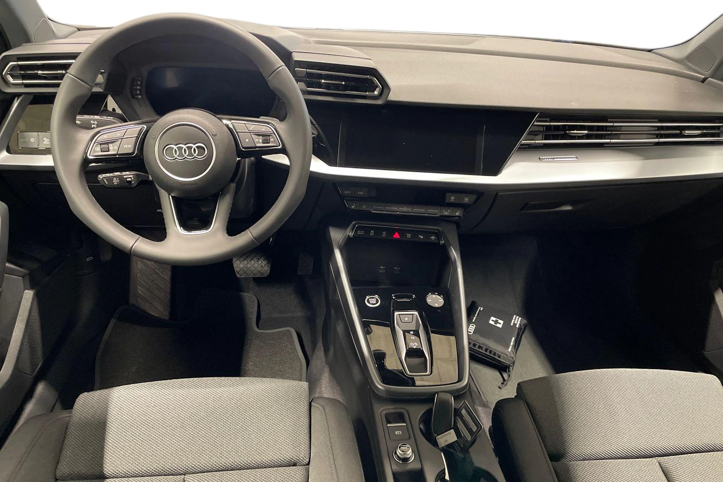valkoinen Audi A3 2026 kuva 7.