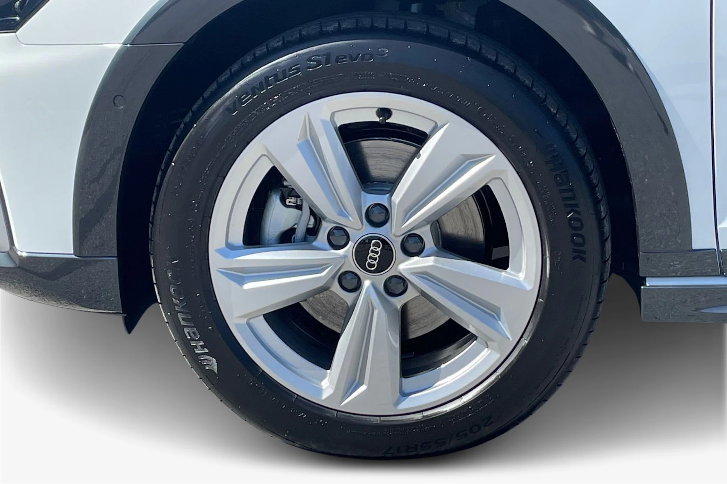 valkoinen Audi A3 2026 kuva 9.