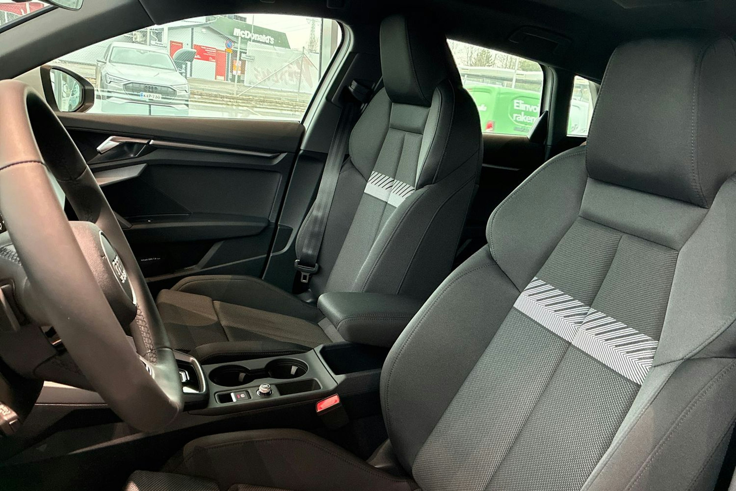 valkoinen Audi A3 2026 kuva 19.