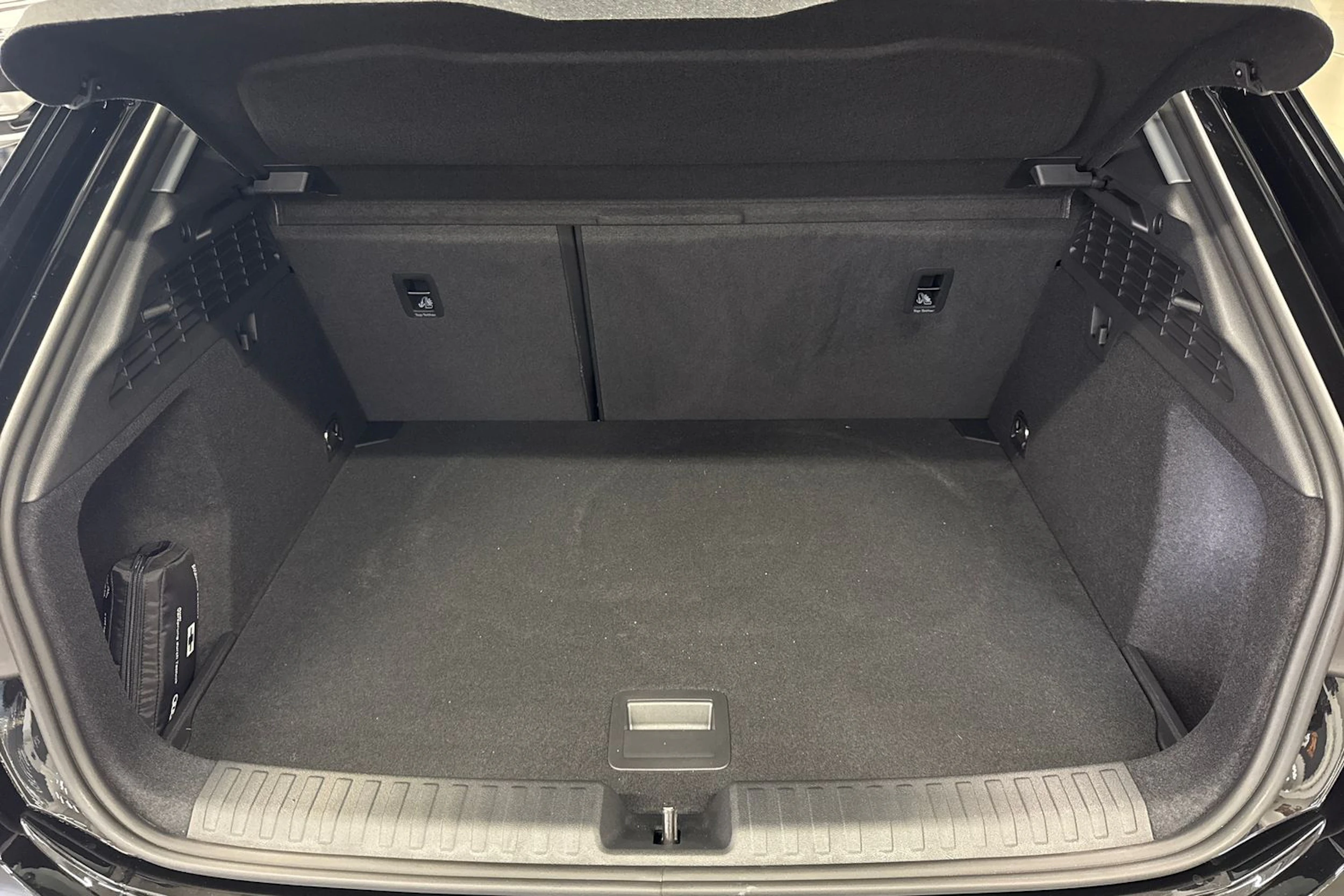 musta Audi A3 2026 kuva 11.