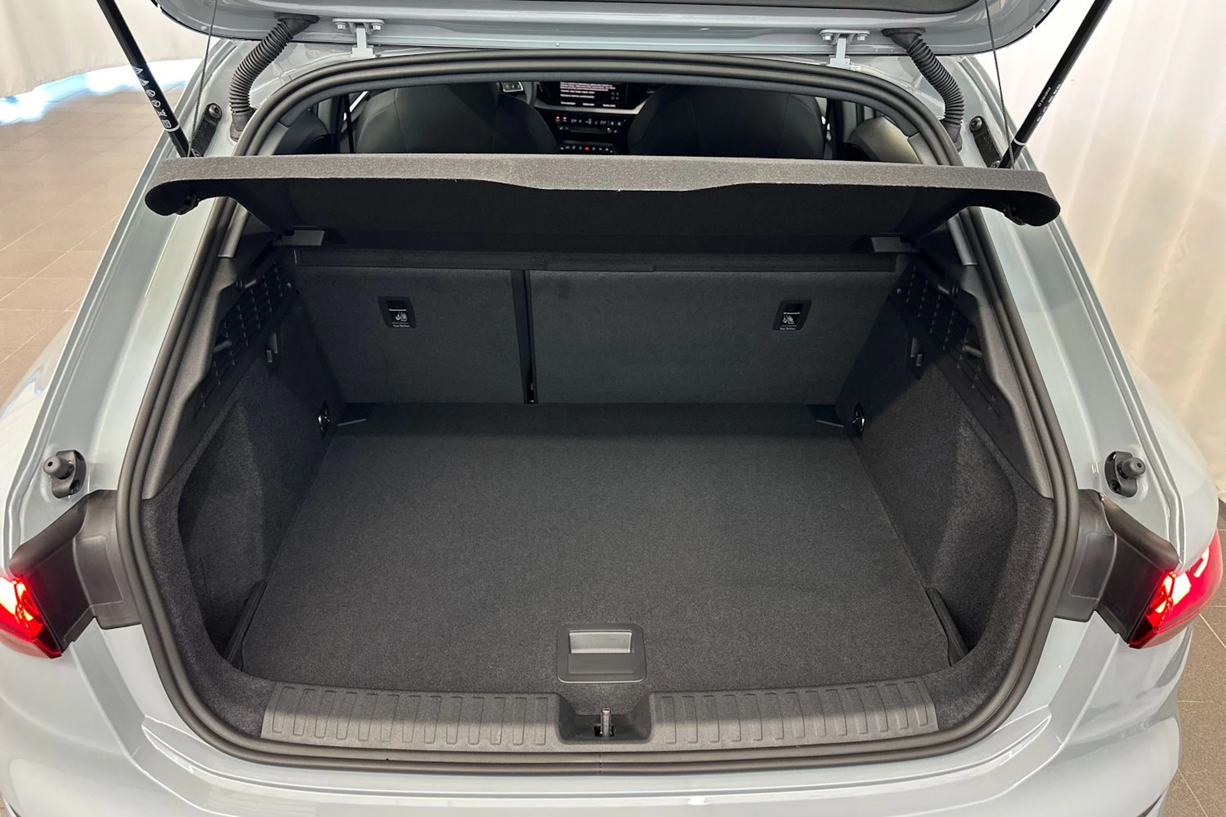 arrow harmaa Audi A3 2026 kuva 11.