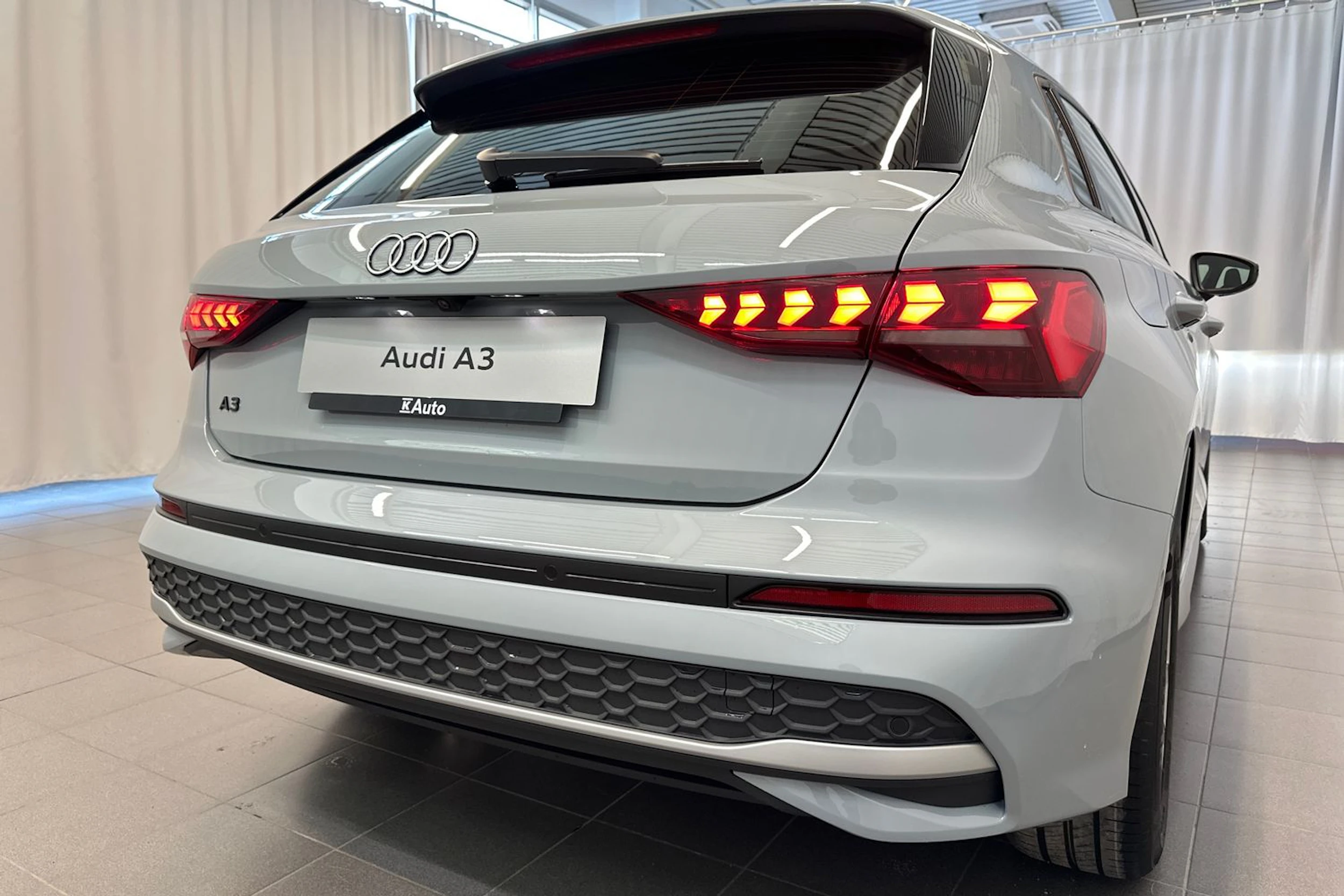 arrow harmaa Audi A3 2026 kuva 30.