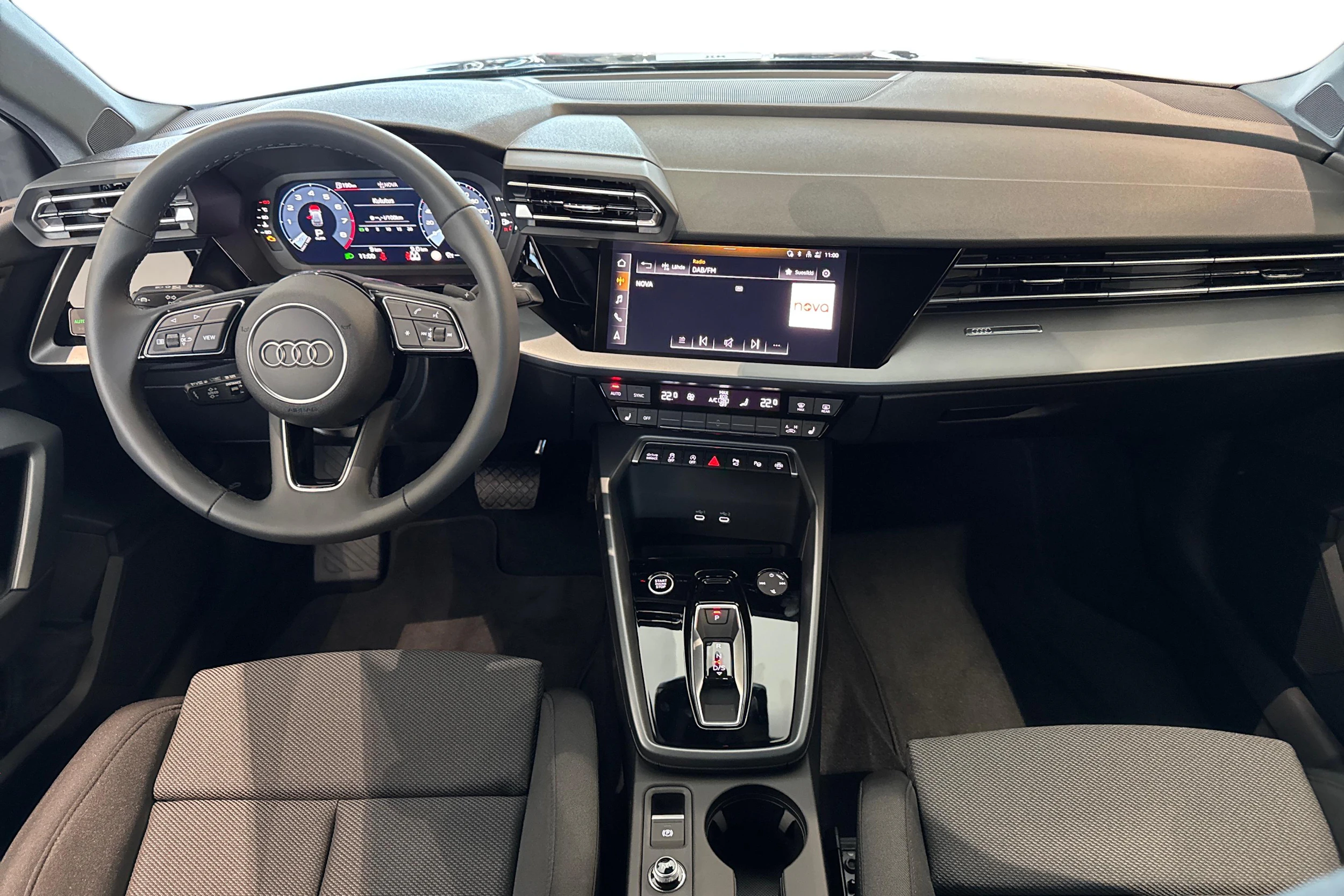 harmaa Audi A3 2026 kuva 7.