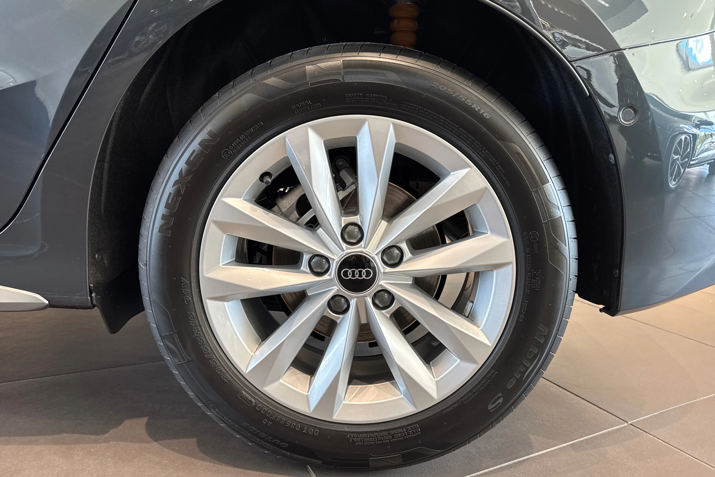 harmaa Audi A3 2026 kuva 10.
