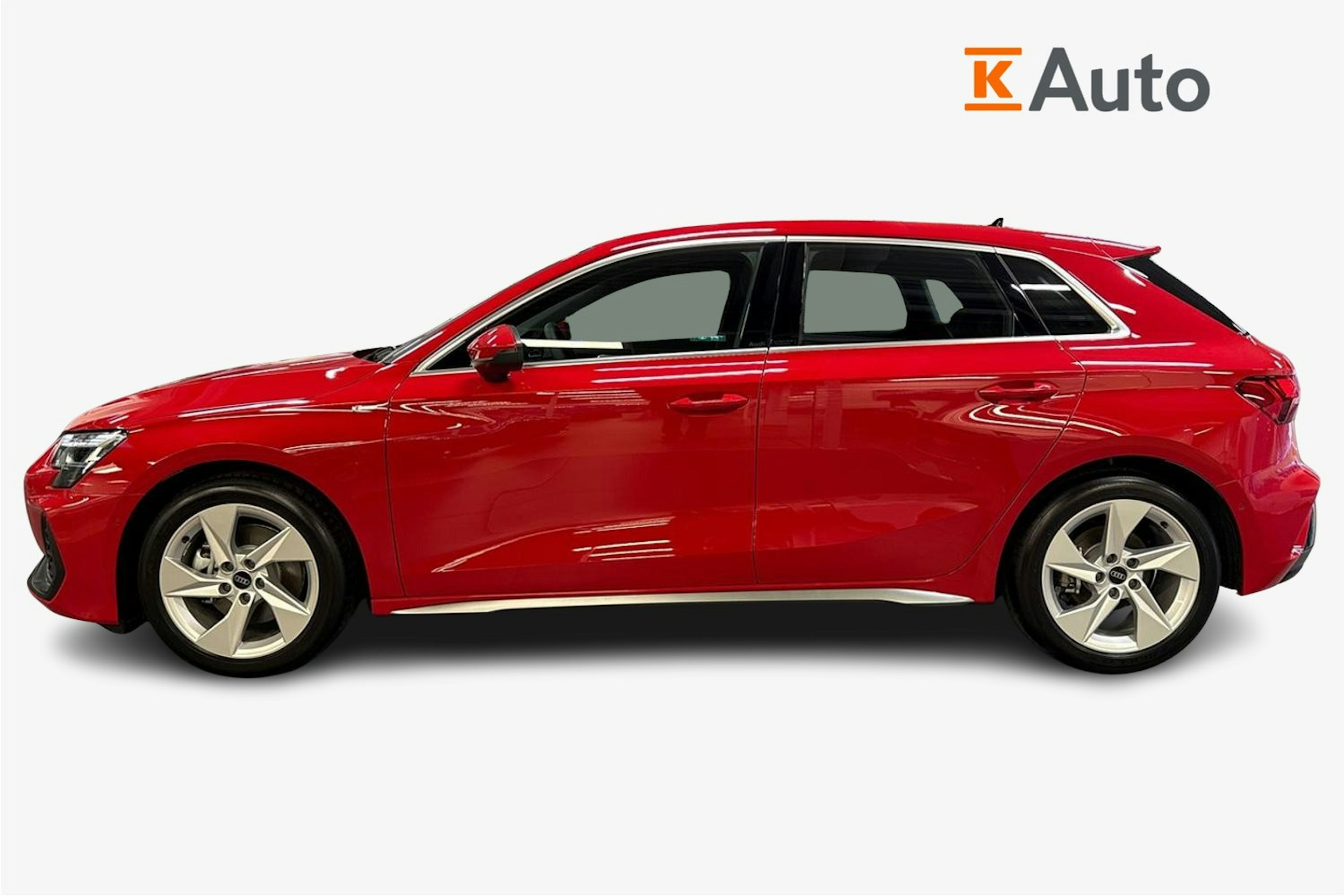 punainen Audi A3 2026 kuva 9.