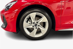 punainen Audi A3 2026 kuva 16.