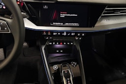 punainen Audi A3 2026 kuva 21.