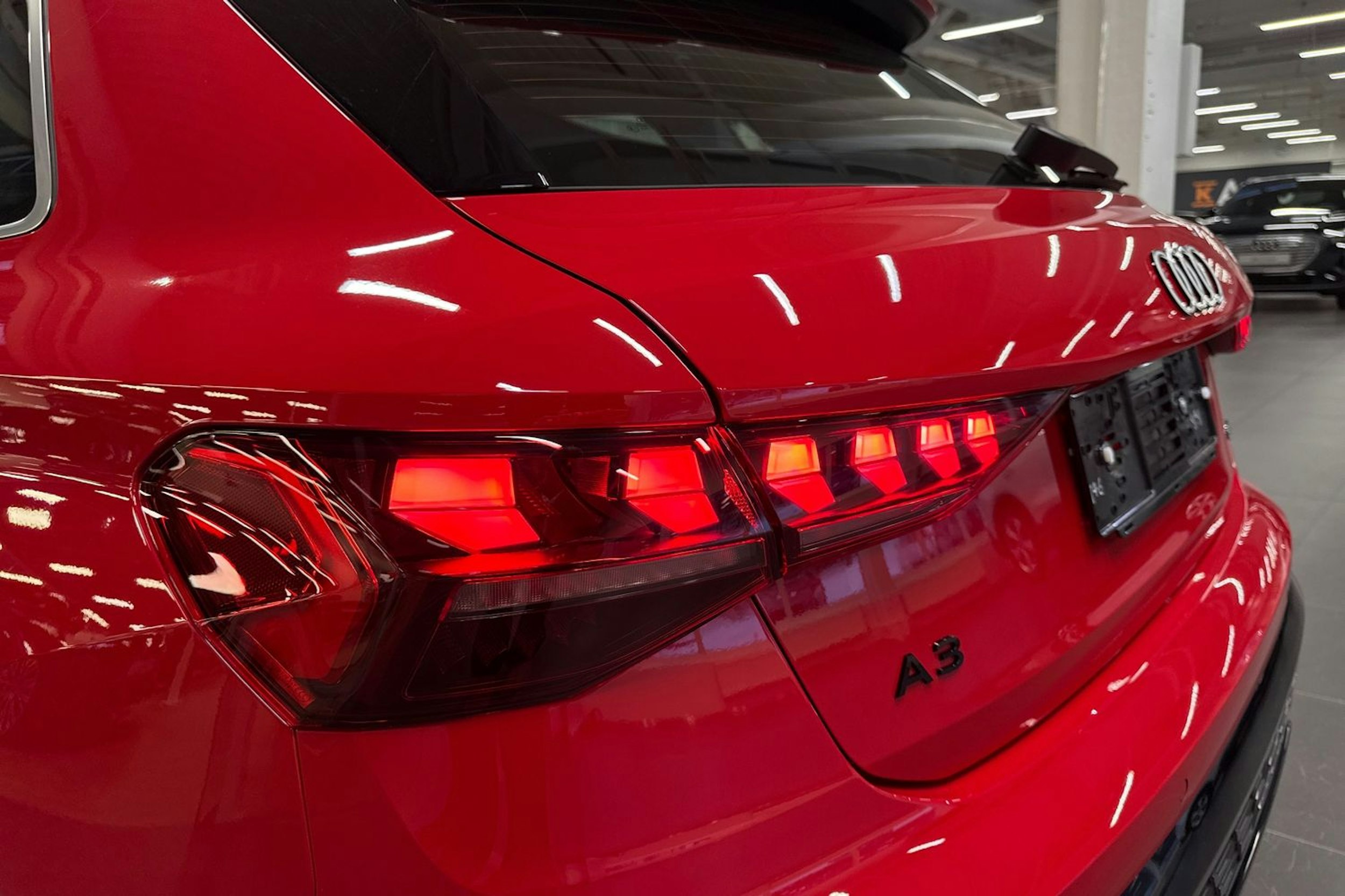 punainen Audi A3 2026 kuva 22.