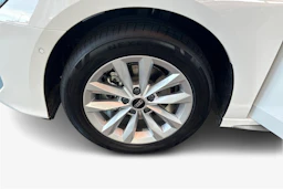 valkoinen Audi A3 2026 kuva 9.