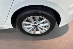 valkoinen Audi A3 2026 kuva 10.