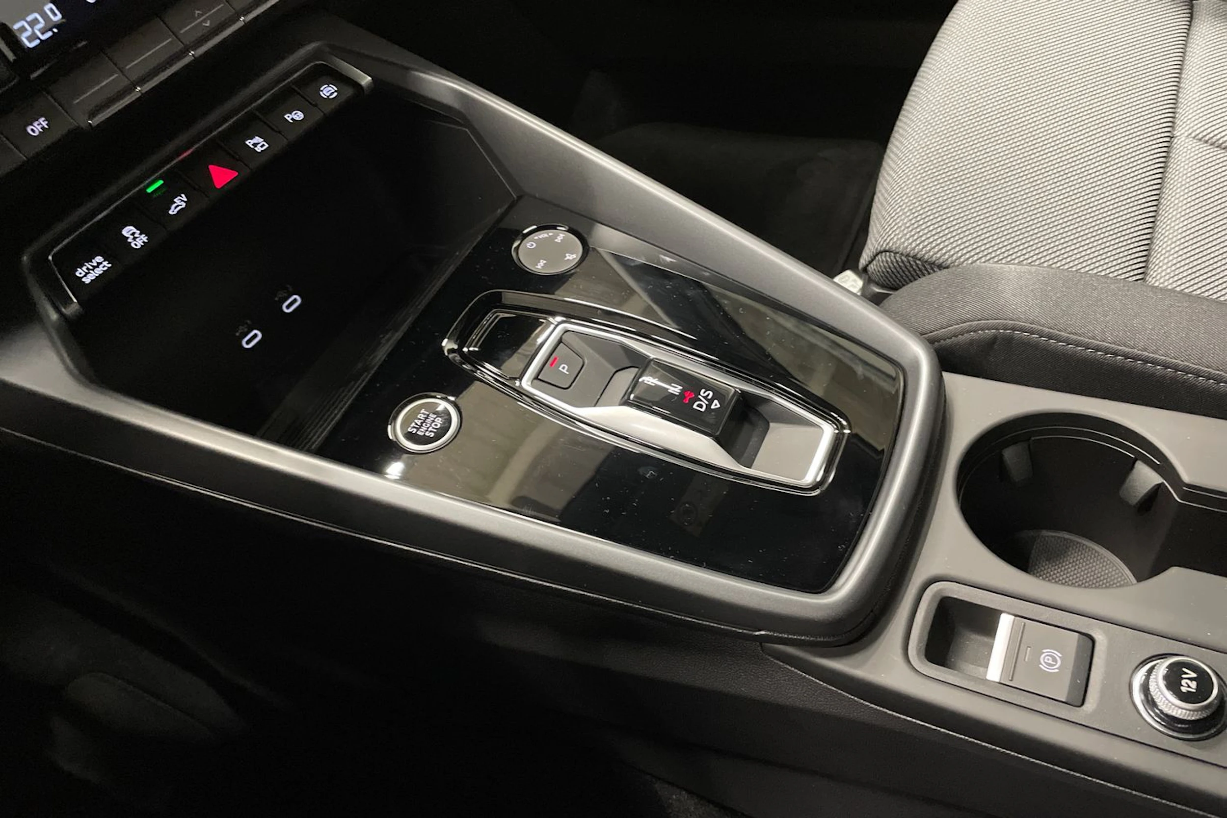 valkoinen Audi A3 2026 kuva 14.