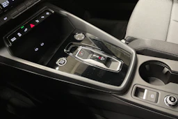 valkoinen Audi A3 2026 kuva 14.