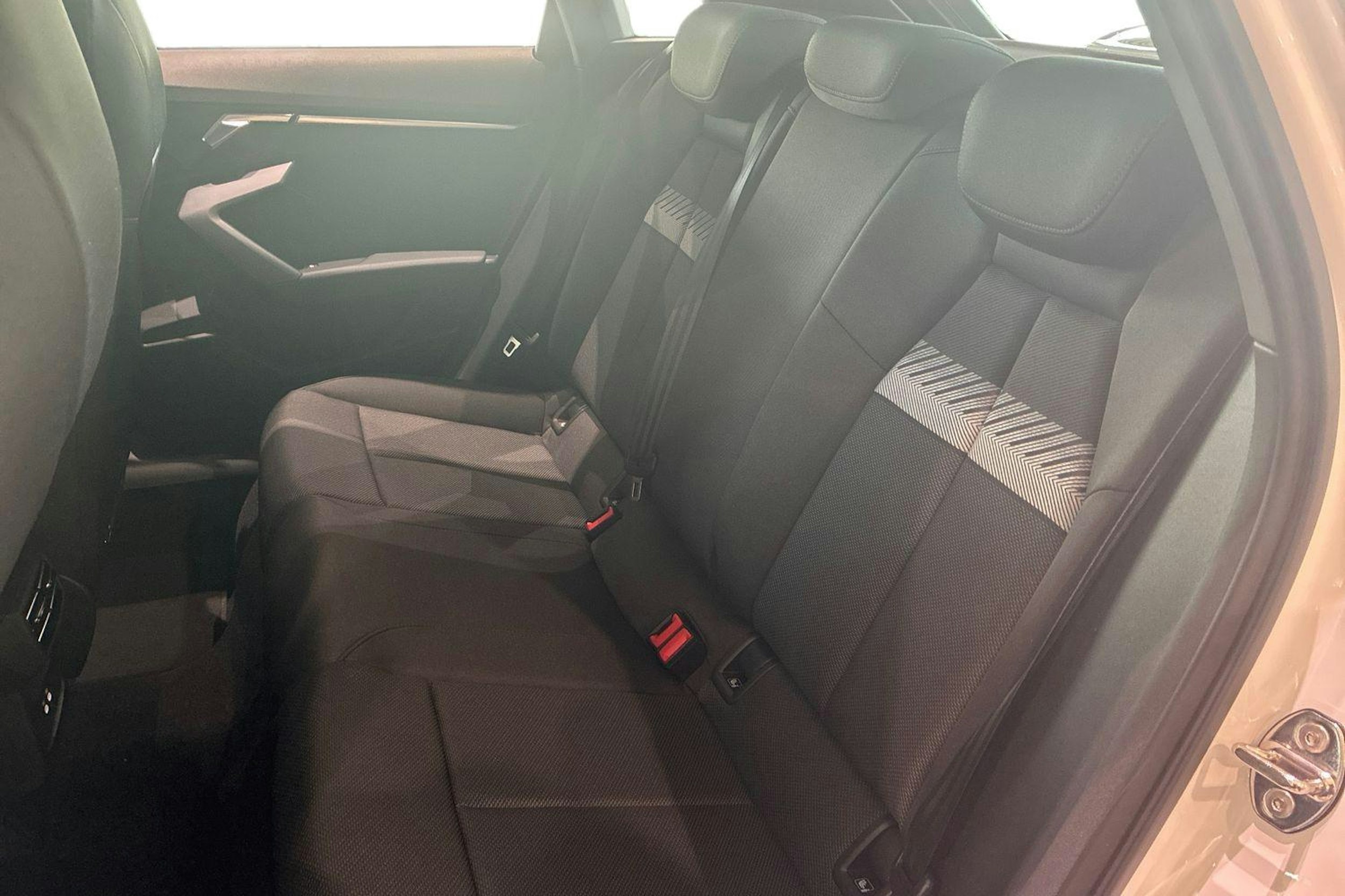 Valkoinen Audi A3 2025 kuva 13.