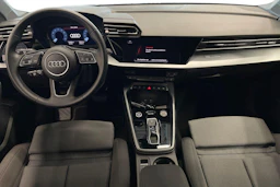 musta Audi A3 2025 kuva 7.