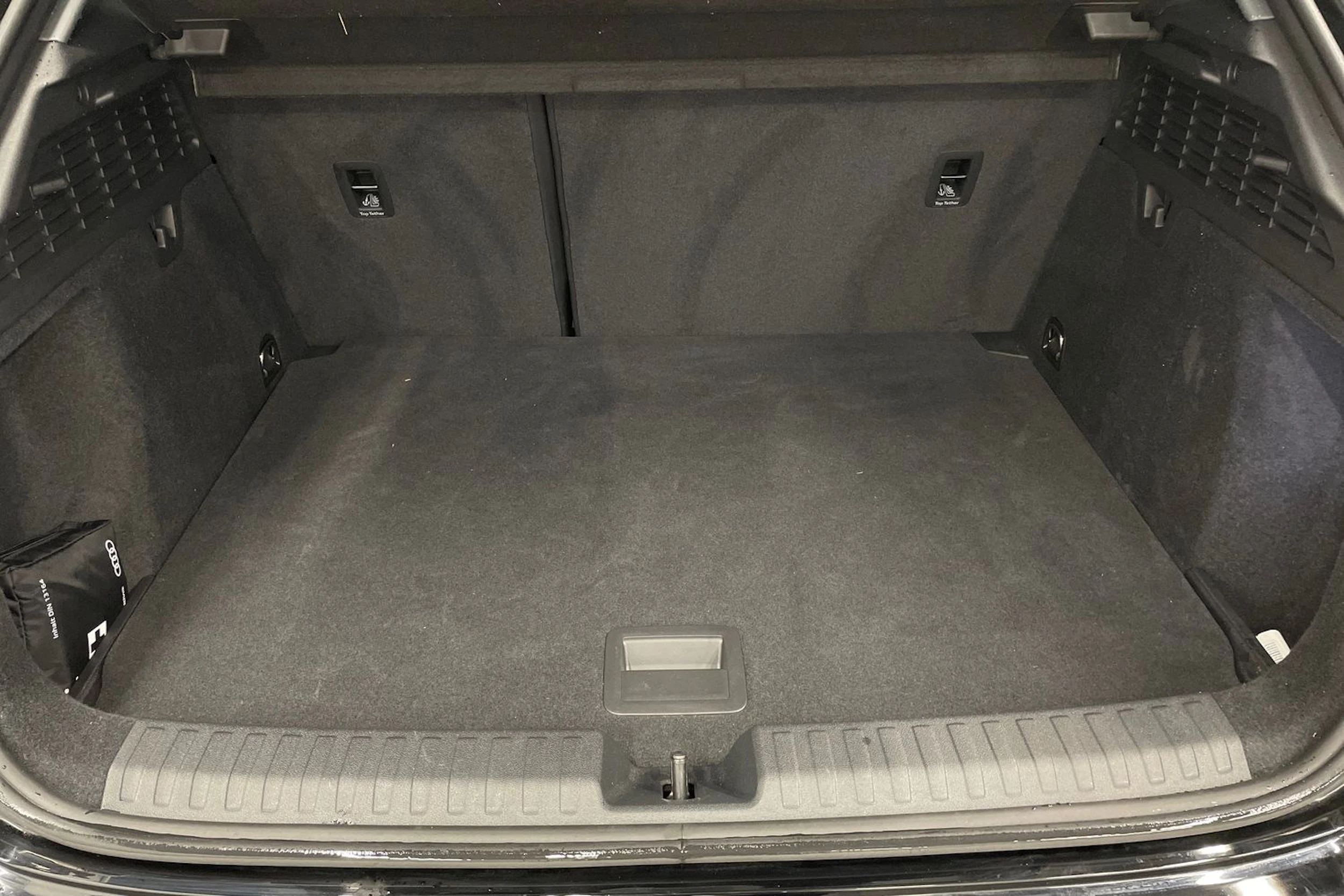 musta Audi A3 2025 kuva 21.