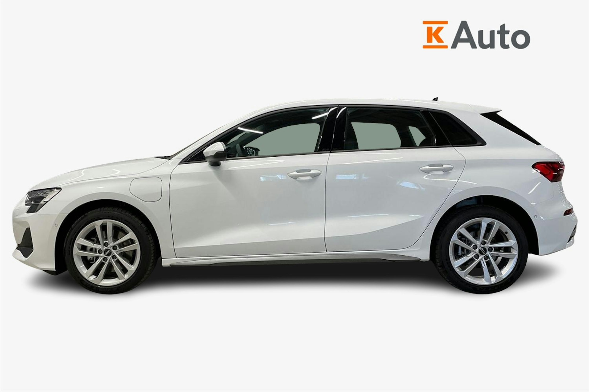 Valkoinen Audi A3 2025 kuva 5.