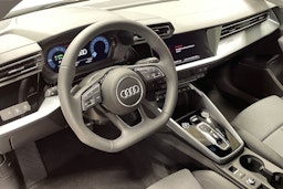 Valkoinen Audi A3 2025 kuva 6.